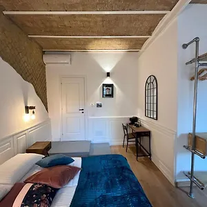 Domus Avi - Rome