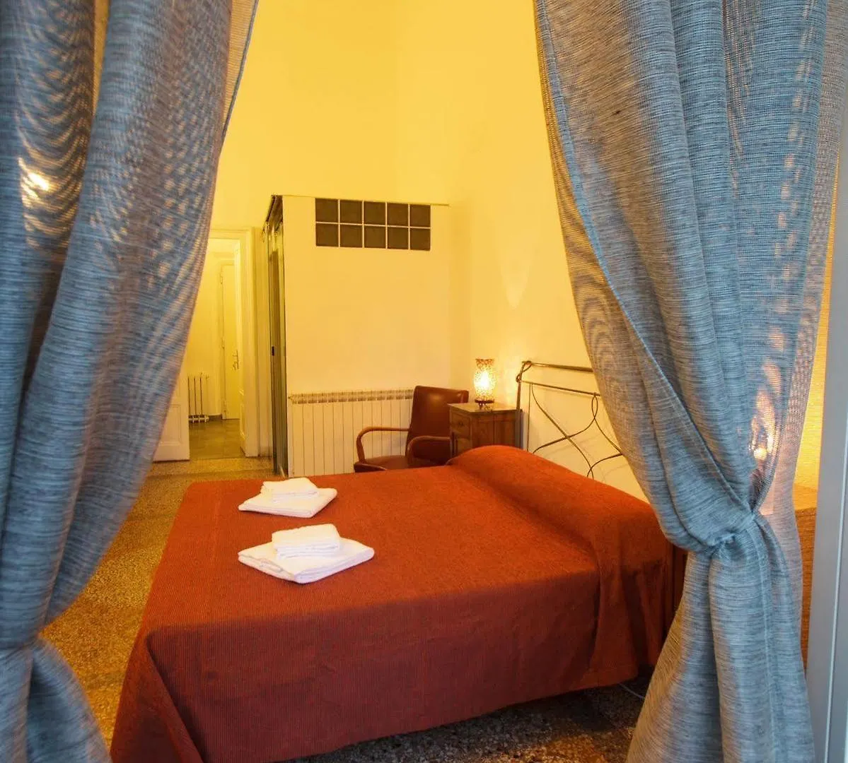 Mr Frills Hotel Rome