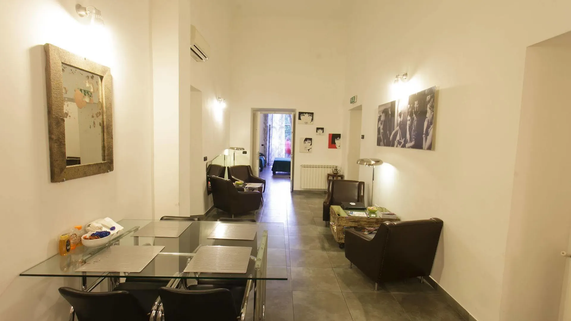 Mr Frills Hotel Rome 2*,